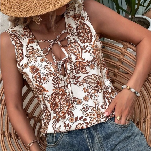 Tops - Boho floral print tie front blouse
